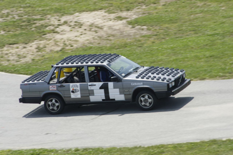 Illustration for article titled The 24 Hours Of LeMons New England 2009 Über Gallery, Part 1